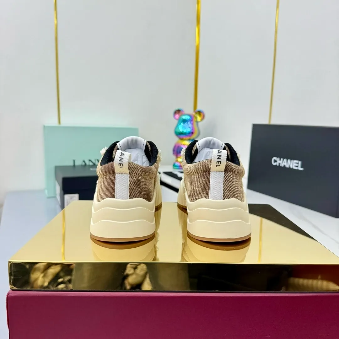 👟👟Ex-factory price 600👟👟 Chanel bread shoes ~ original calfskin panda shoes Chanel 25C latest hot style panda black and white sports shoes casual sneakers Xiaoxiang hot item classic black and white panda color coco girls must pay Fabric: original custom mixed sheepskin lining: original imported breathable mesh lining outsole: Original molded rubber + TPU combination Size: Women's 35-41 Buy now👉